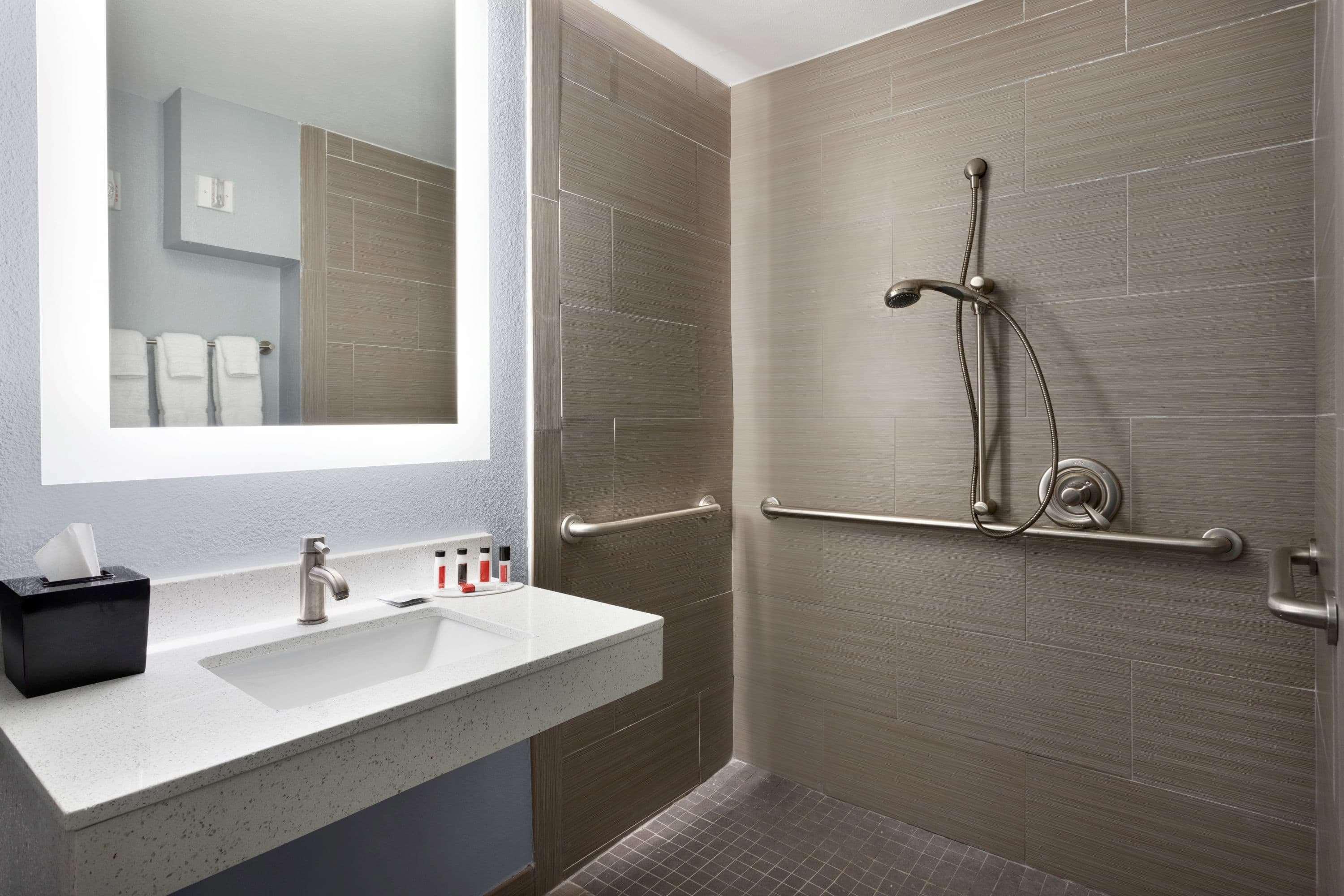 Baymont Inn & Suites Шоуни Екстериор снимка