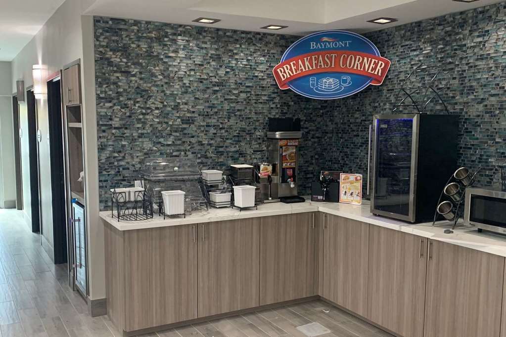 Baymont Inn & Suites Шоуни Съоръжения снимка