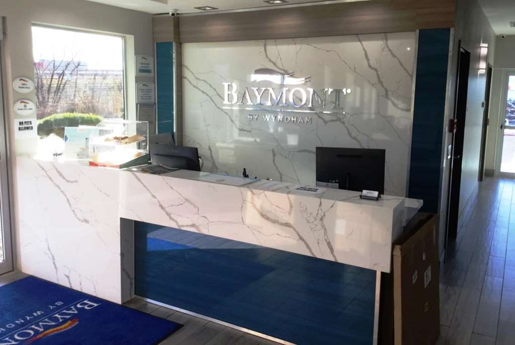 Baymont Inn & Suites Шоуни Интериор снимка