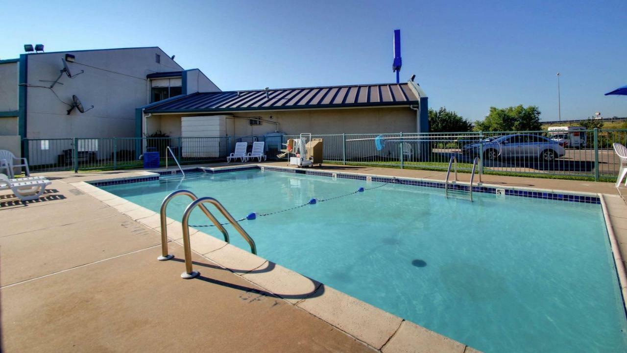 Baymont Inn & Suites Шоуни Екстериор снимка